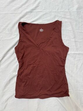 Women’s V-Neck Tank Top in Deep Rust